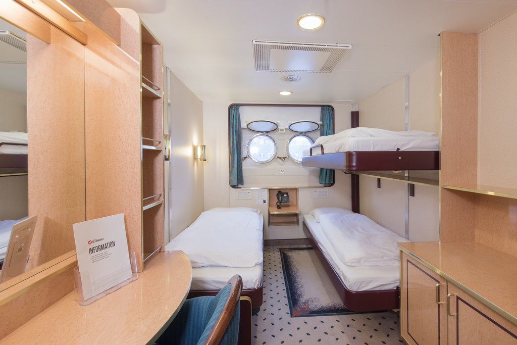 Hurtigruten MS Finnmarken Polar Outside 3 Berth b.jpg